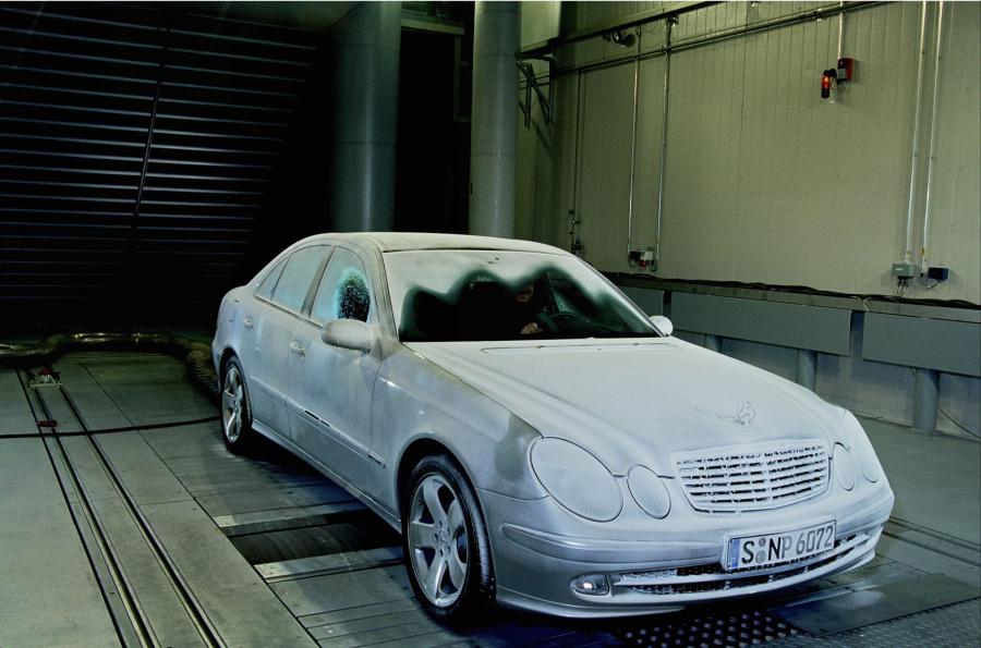  Mercedes-Benz E-Class 2002 года  (фото 431 из 448)
